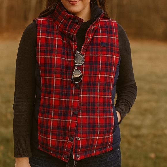 The North Face 700 Down Plaid Puffer Vest | Red & Navy Tartan | Women’s M - Picture 1 of 8